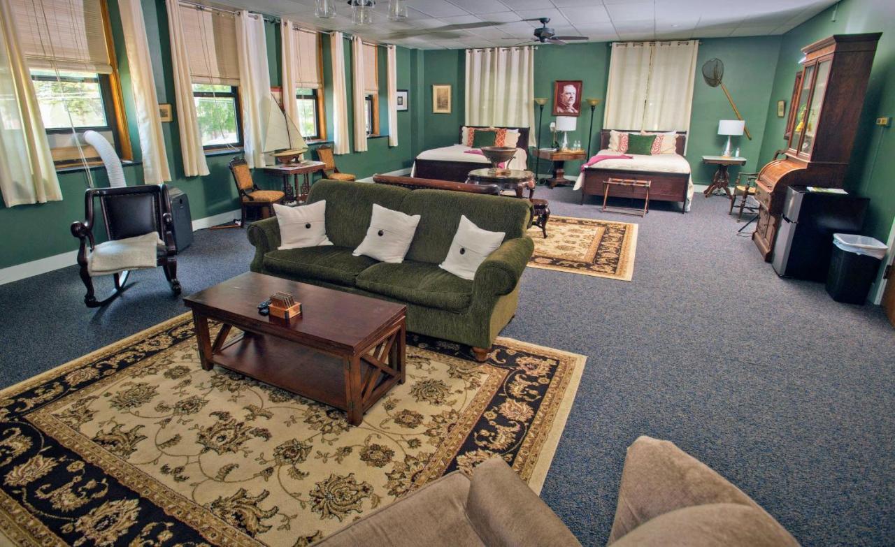Sherman Inn 오그덴스버그 외부 사진