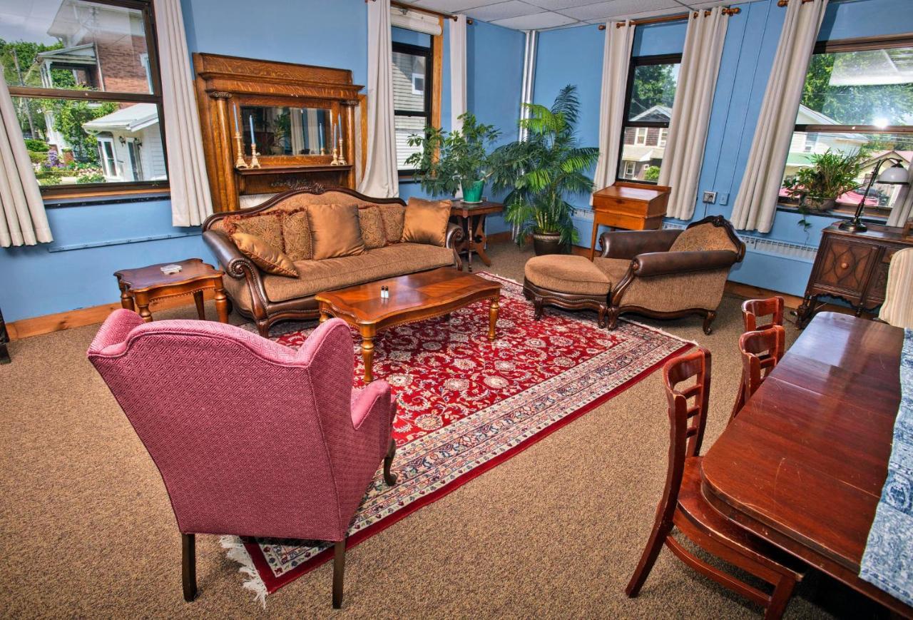 Sherman Inn 오그덴스버그 외부 사진